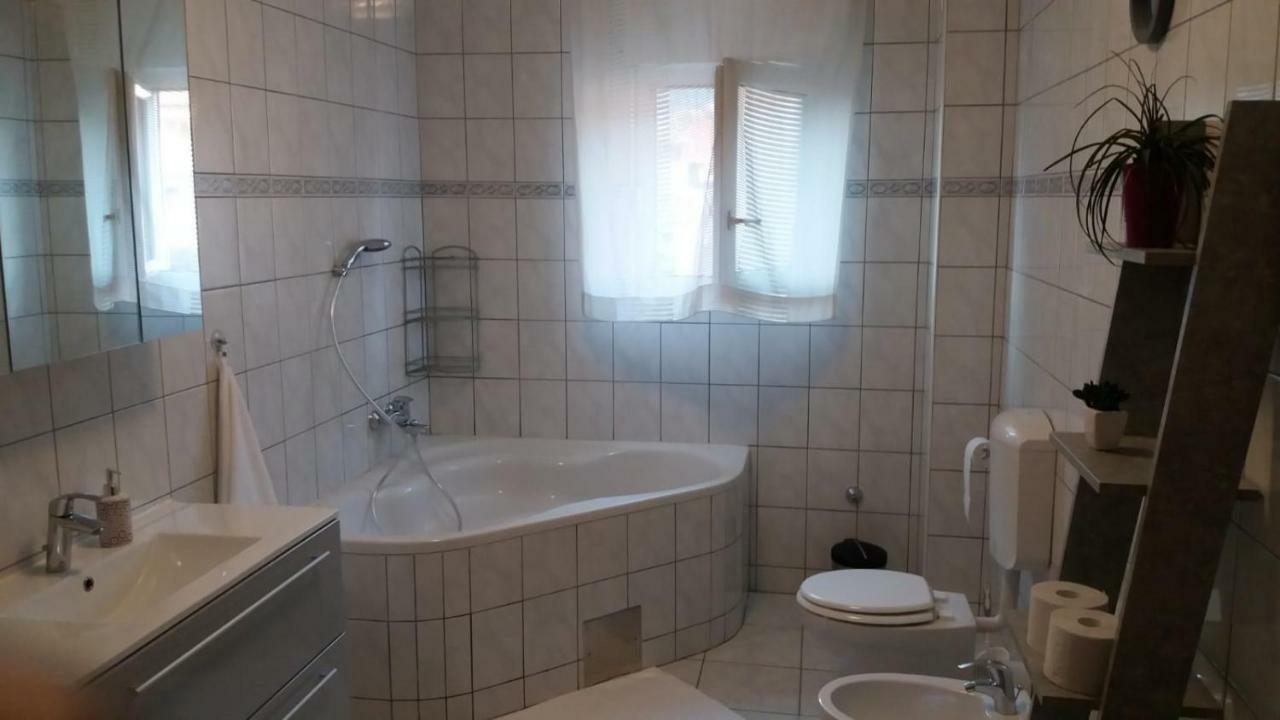 Apartman Teklic Каштела Екстер'єр фото
